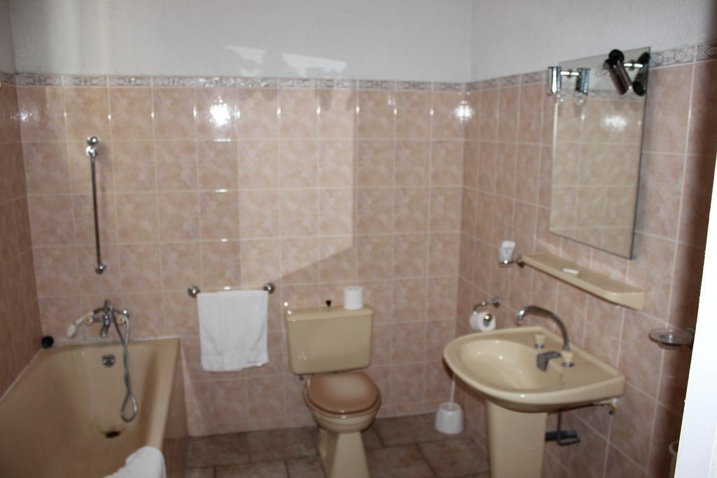 Hotel Restaurant La Camargue Salin-de-Giraud Kamer foto