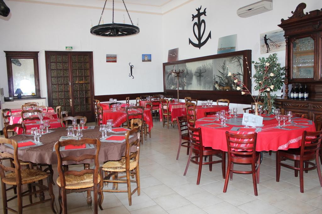 Hotel Restaurant La Camargue Salin-de-Giraud Buitenkant foto