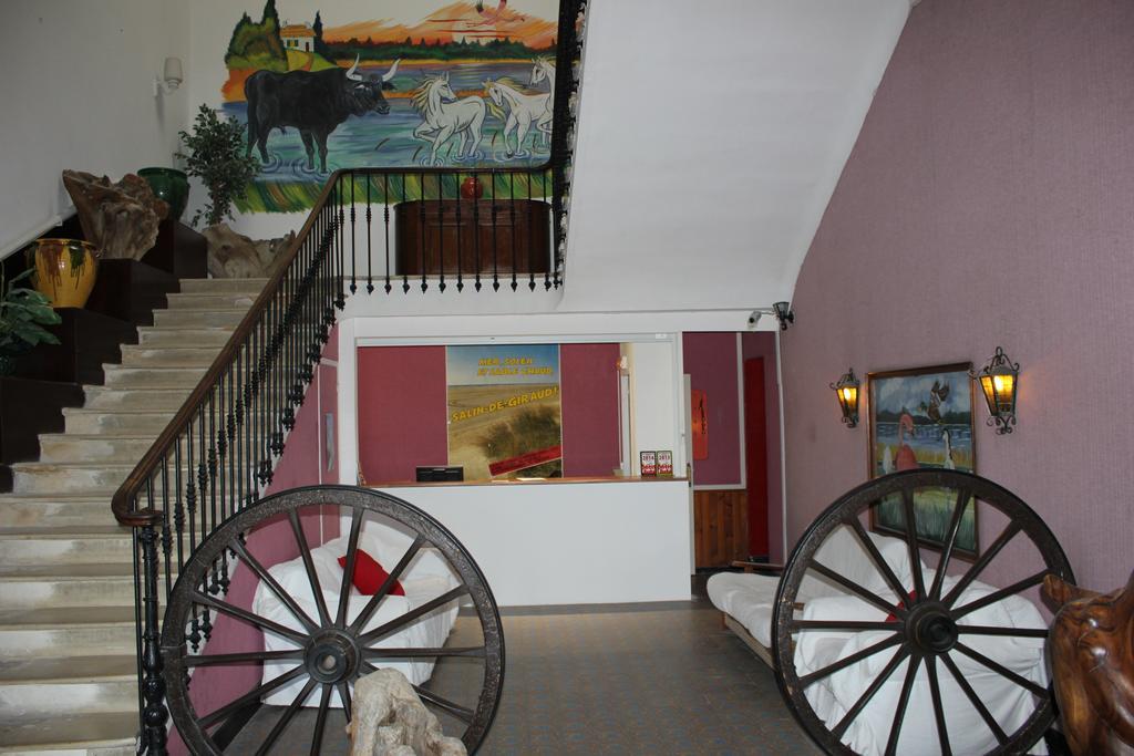 Hotel Restaurant La Camargue Salin-de-Giraud Buitenkant foto