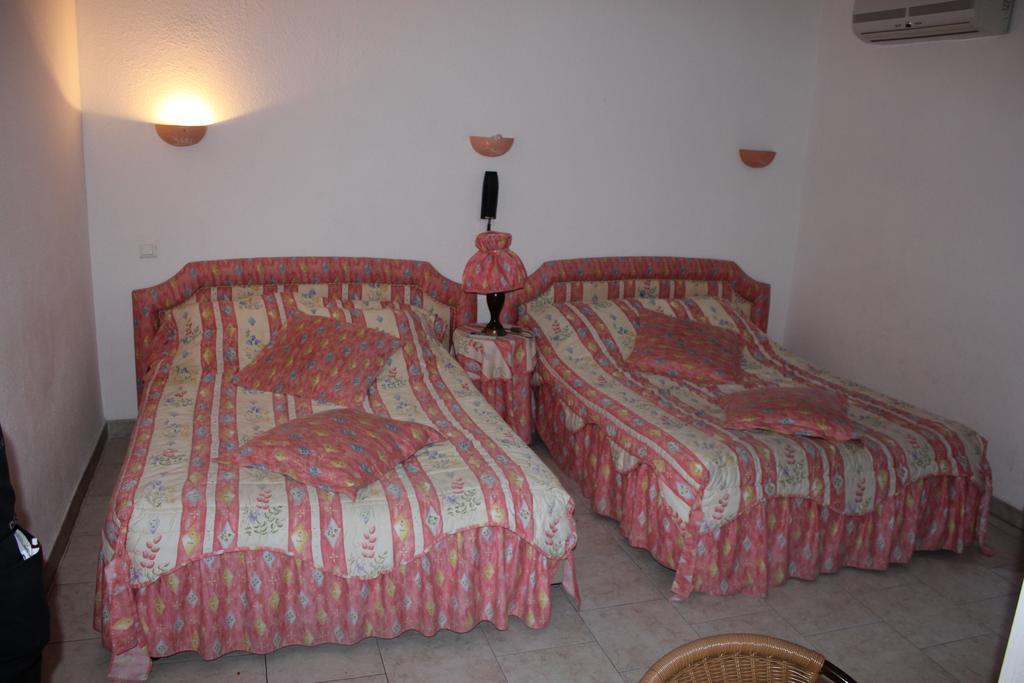 Hotel Restaurant La Camargue Salin-de-Giraud Kamer foto